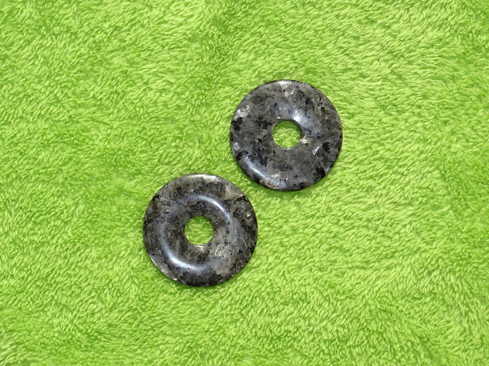 Magmatit-Donut groß Ø 5 cm