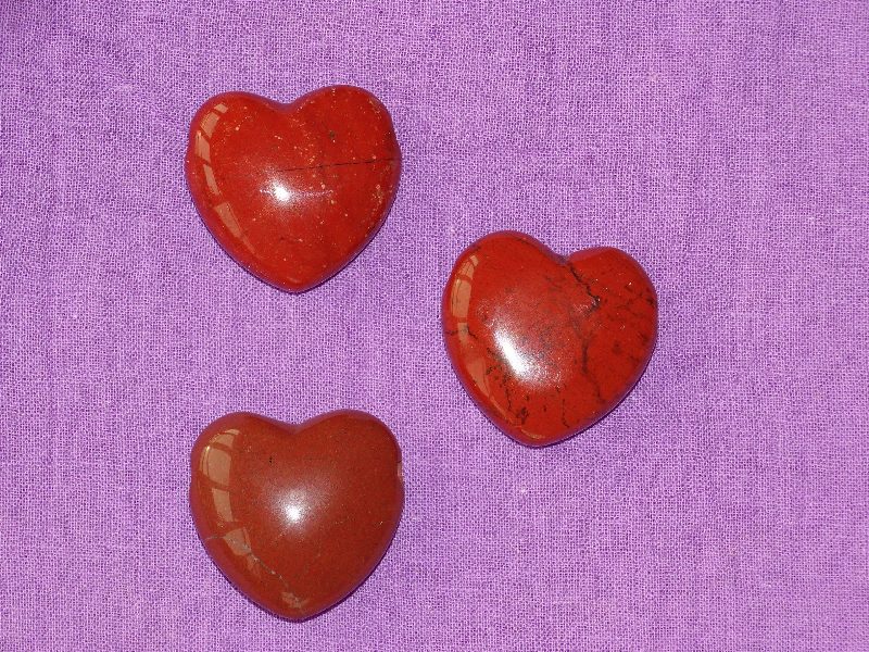 Jaspis-Herz rot (gebohrt)