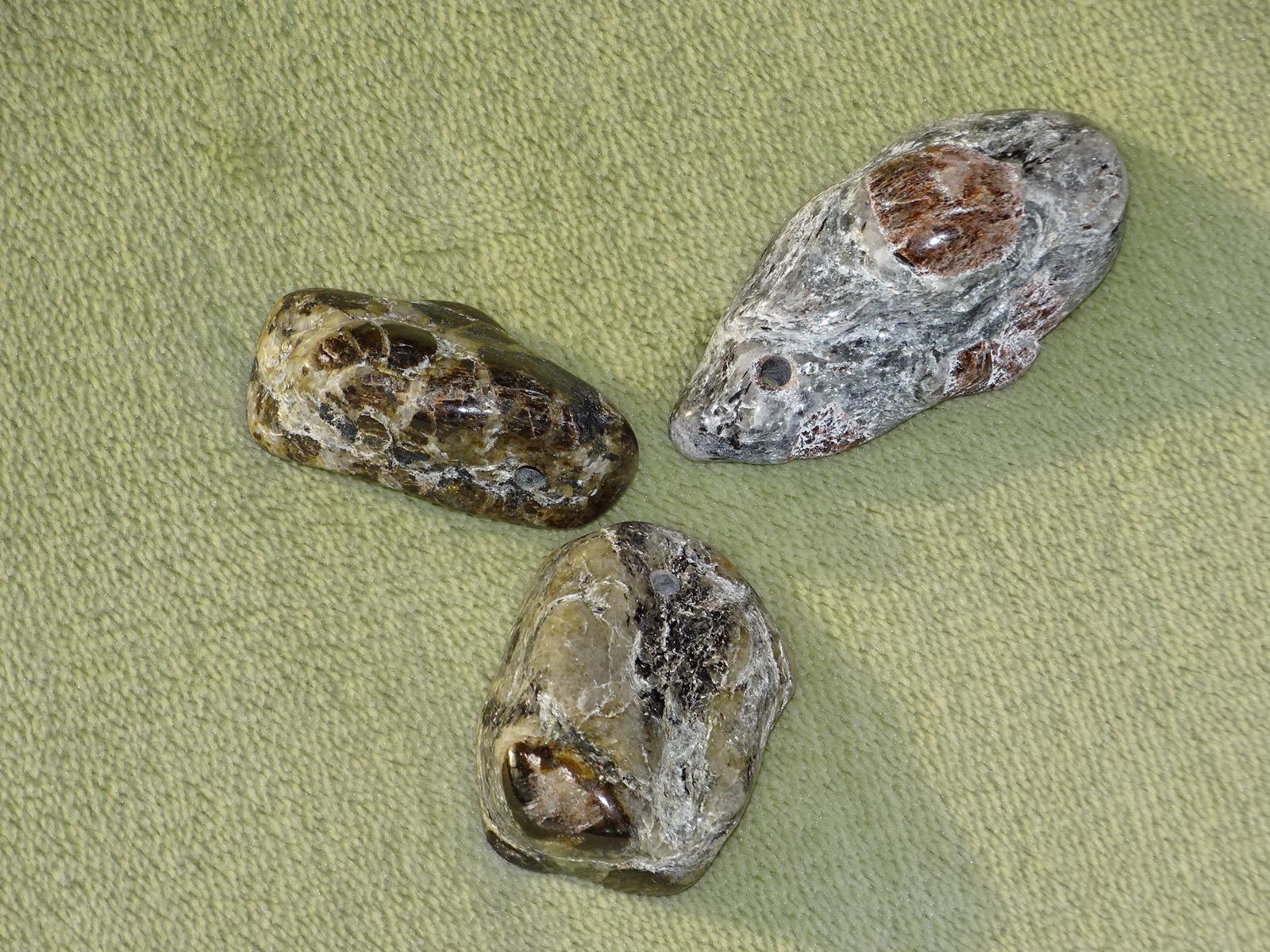 Almandin - Wähle aus dem aktuellen Sortiment!