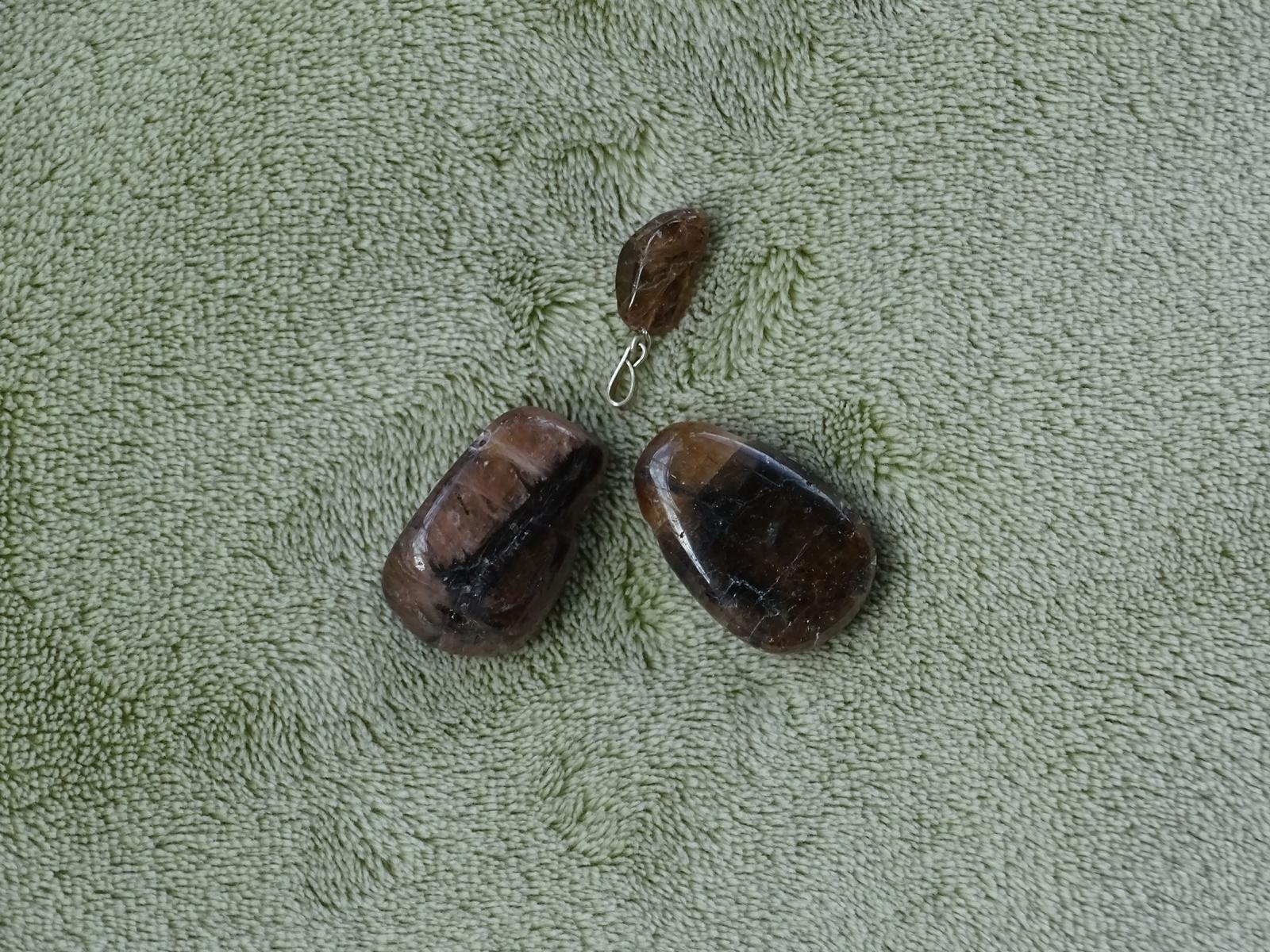 Andalusit - Wähle aus dem aktuellen Sortiment!