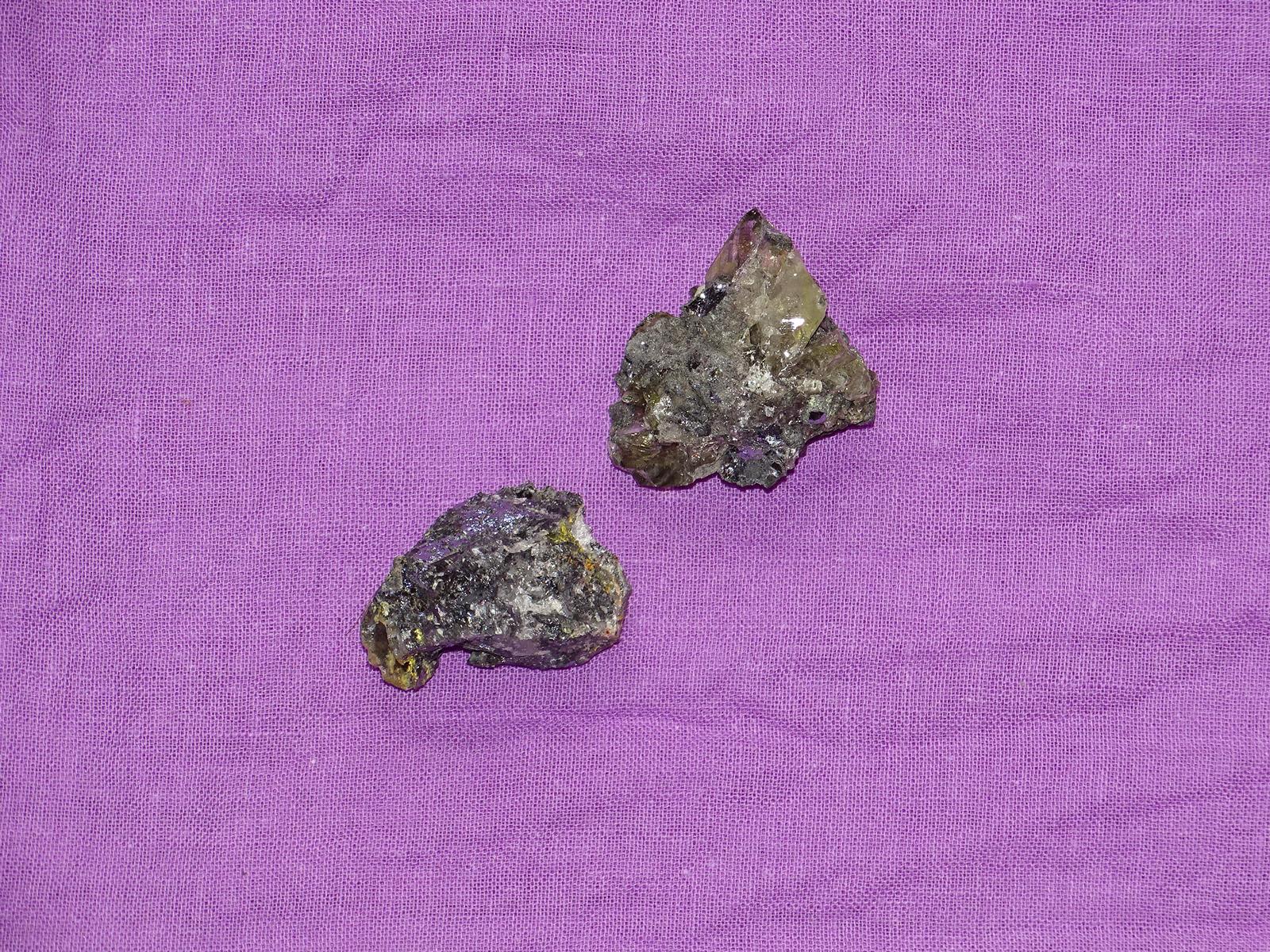 Anglesit - Wähle aus dem aktuellen Sortiment!