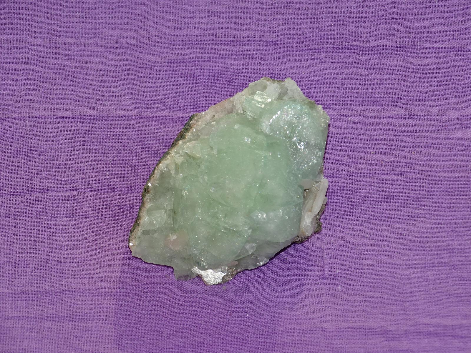 Apophyllit-Rohstein – Bild 2