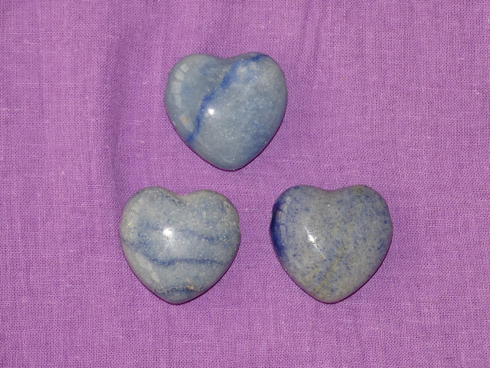 Blauquarz-Herz (gebohrt)