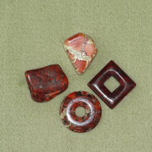 Brekzien-Jaspis - Wähle aus dem aktuellen Sortiment!