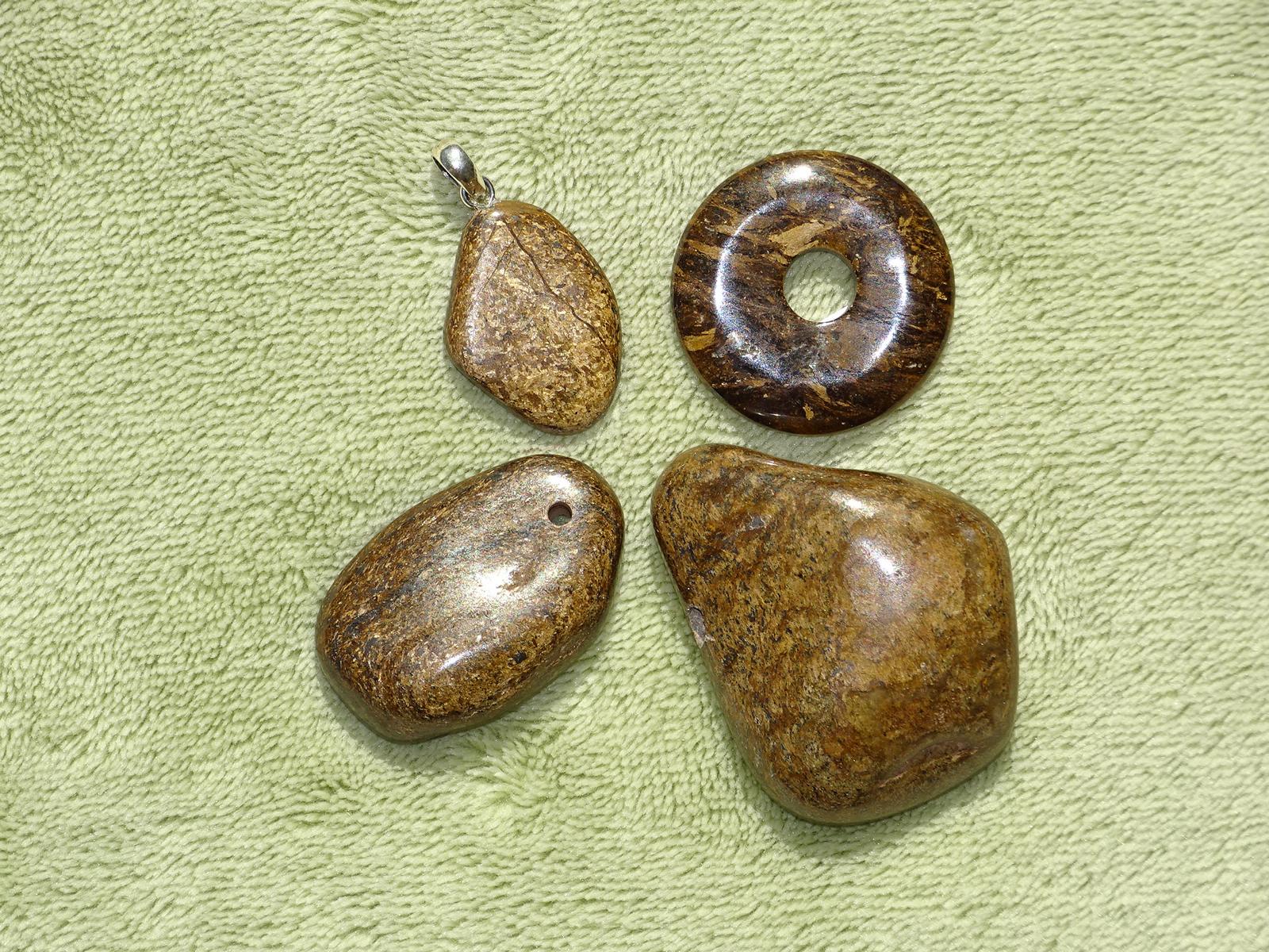 Bronzit - Wähle aus dem aktuellen Sortiment!