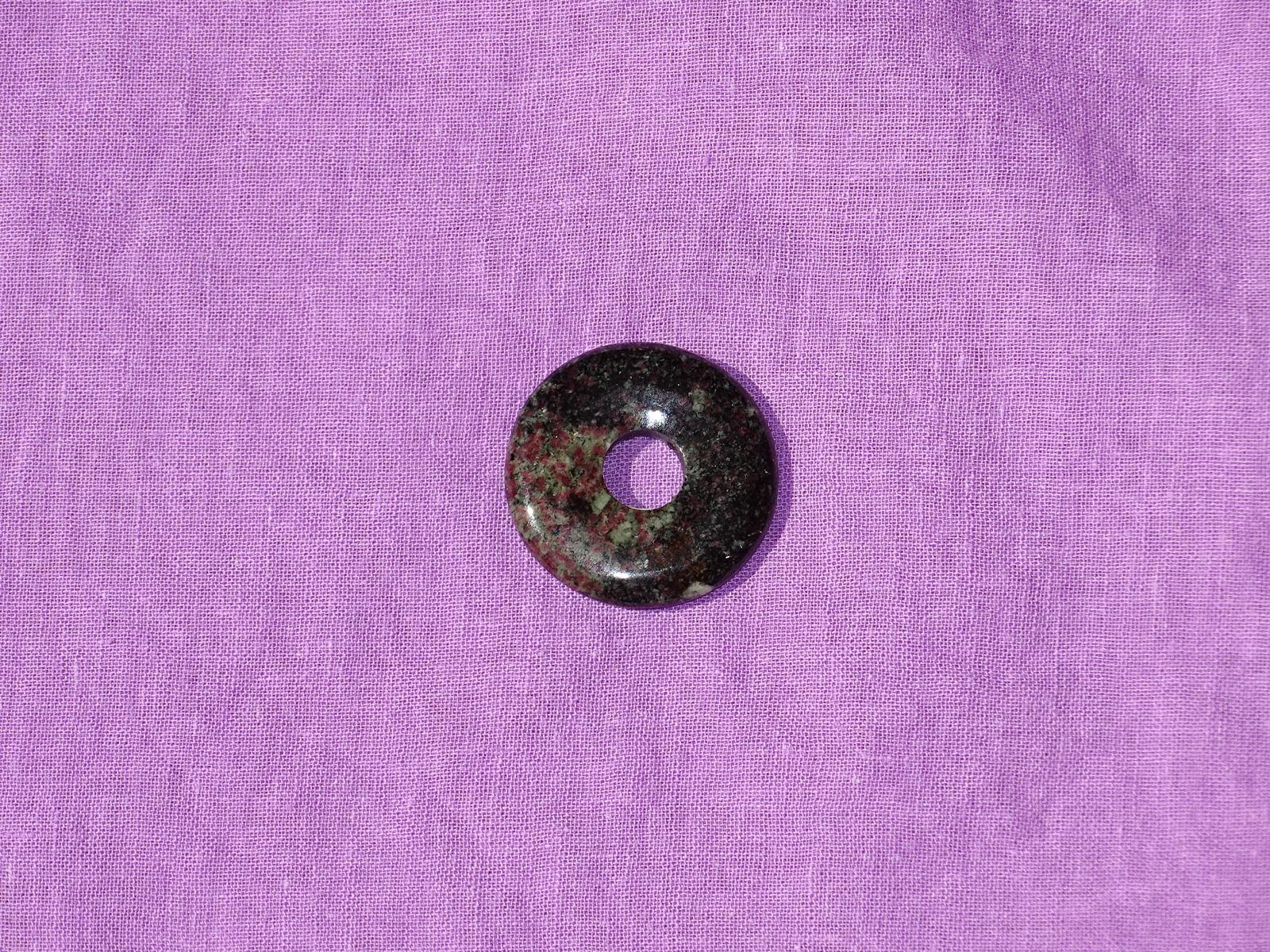 Eudialyt-Donut Nr. 1