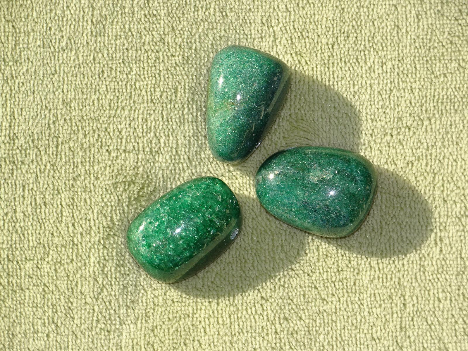 Fuchsit - Wähle aus dem aktuellen Sortiment!