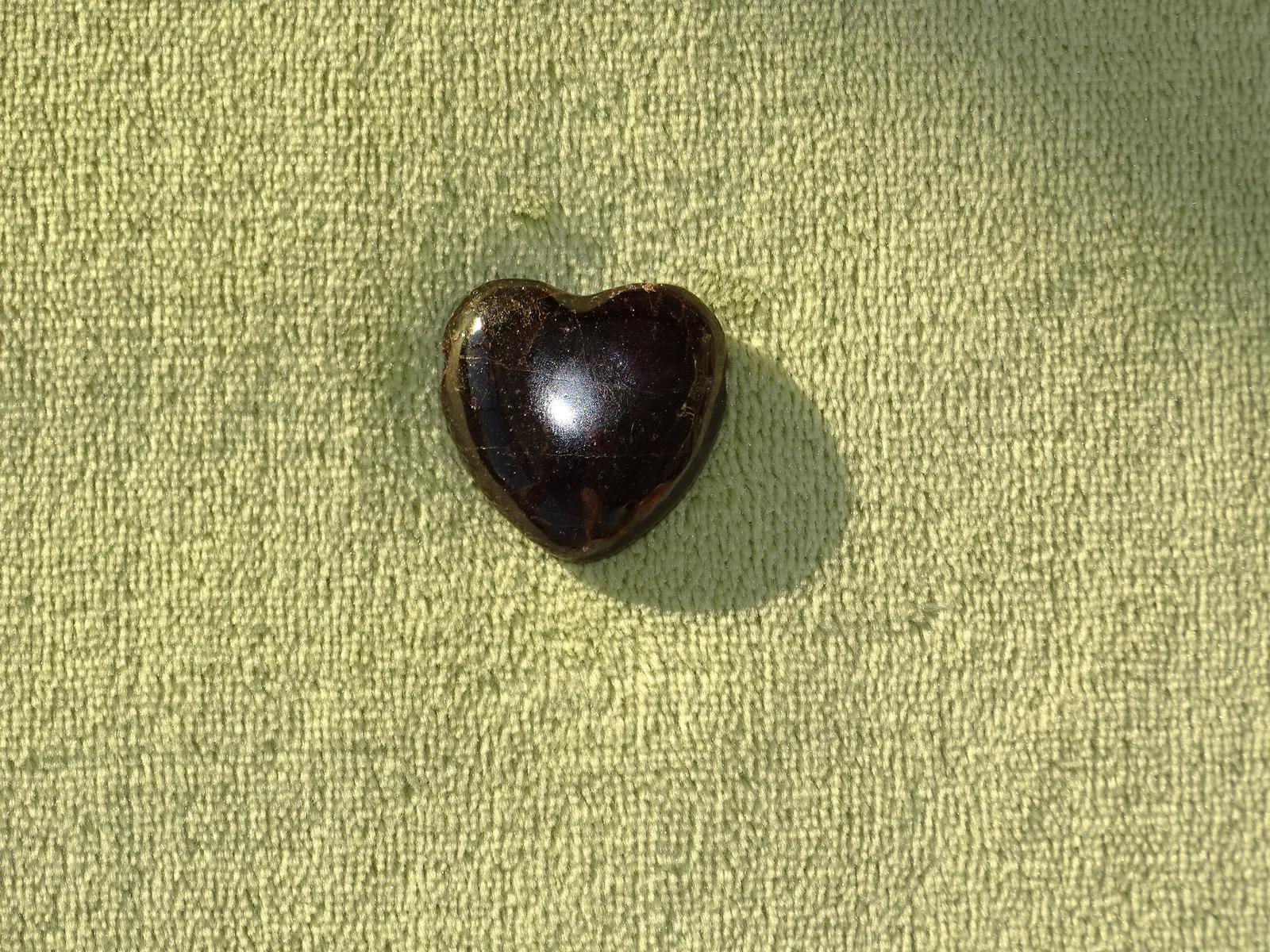 Granat-Herz (gebohrt)