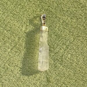 Hiddenit-Anhänger Nr. 2