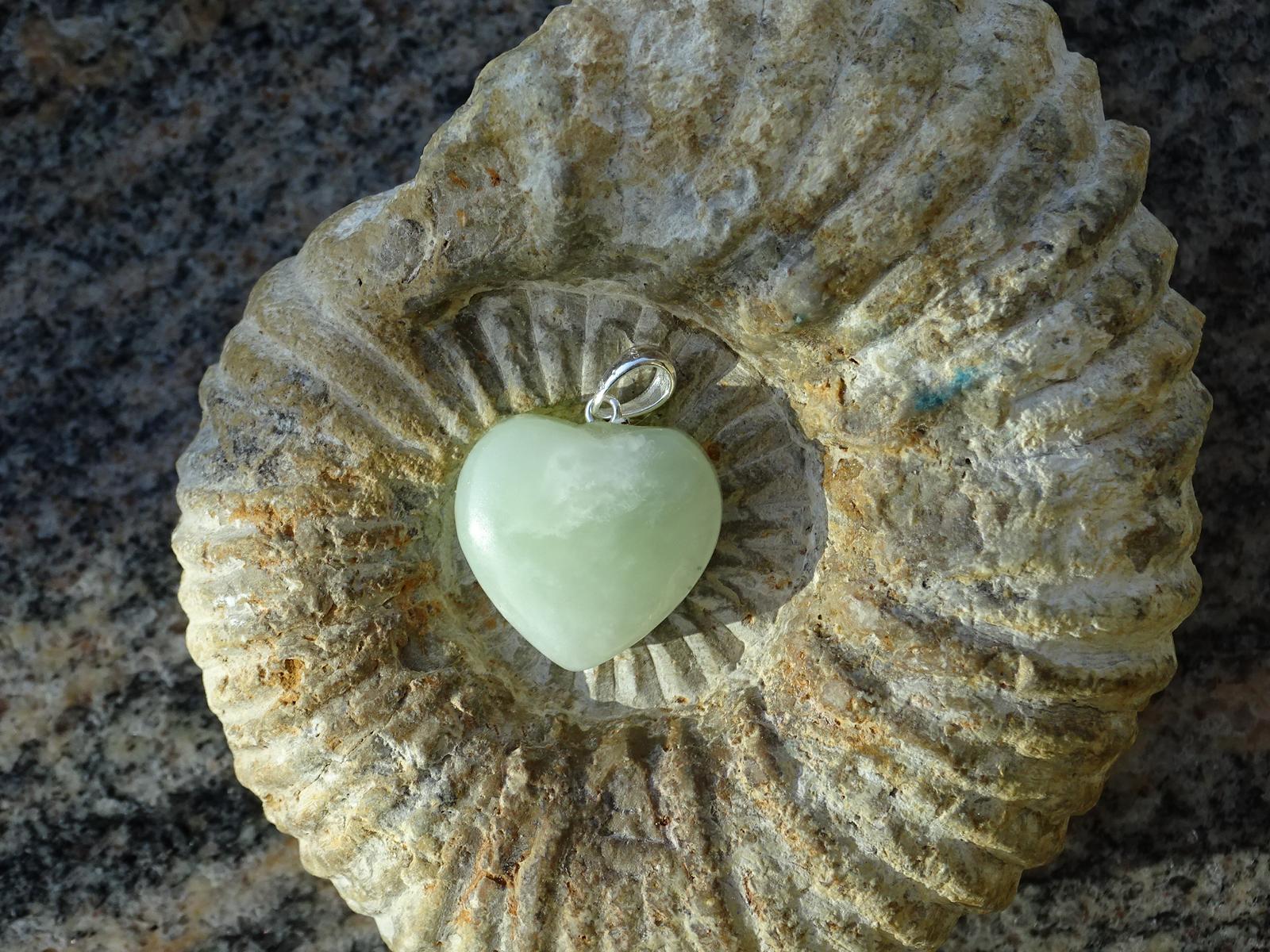 Herz-Anhänger Jade grün – Bild 2