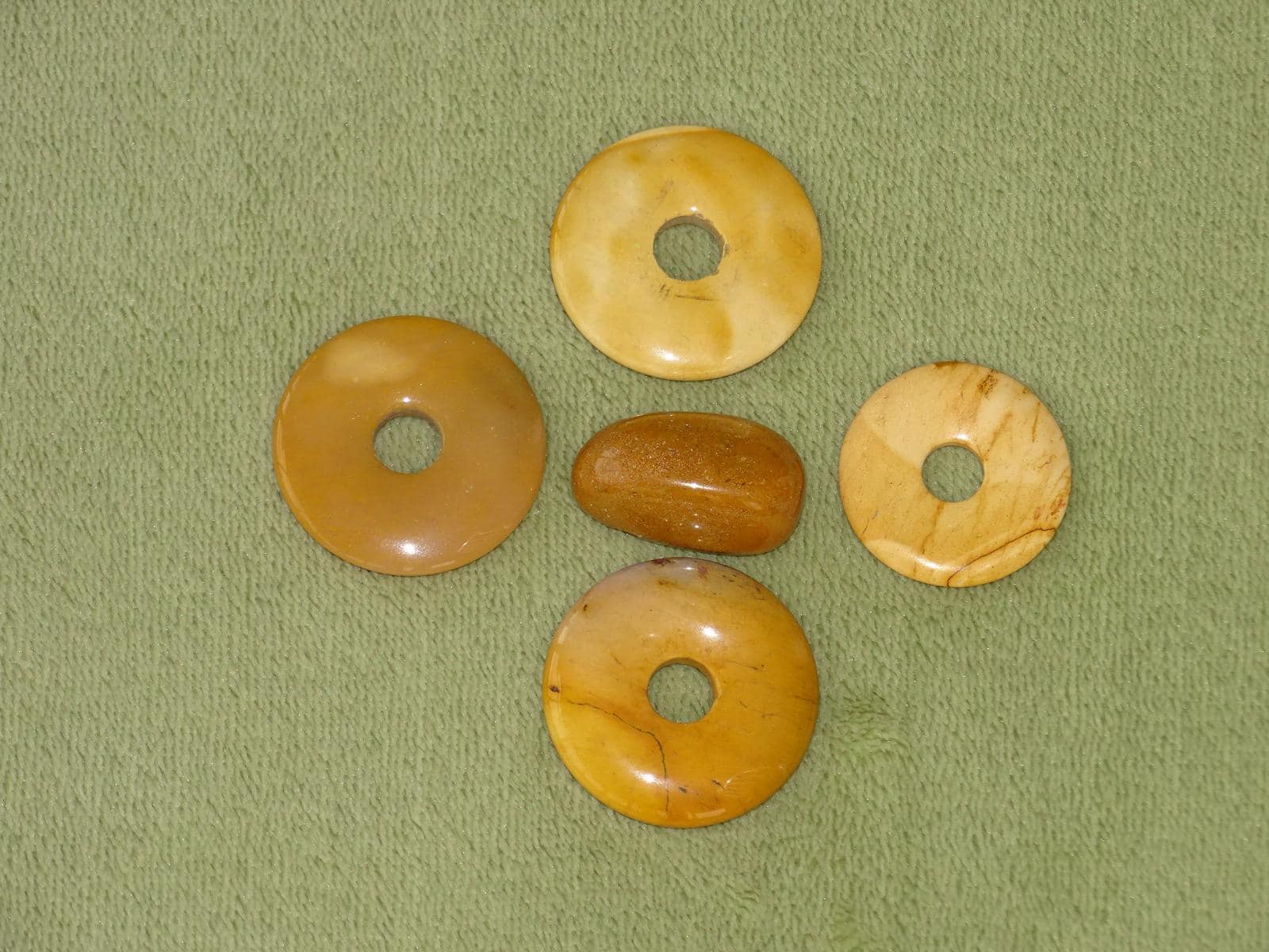 Jaspis gelb (braun) - Wähle aus dem aktuellen Sortiment!