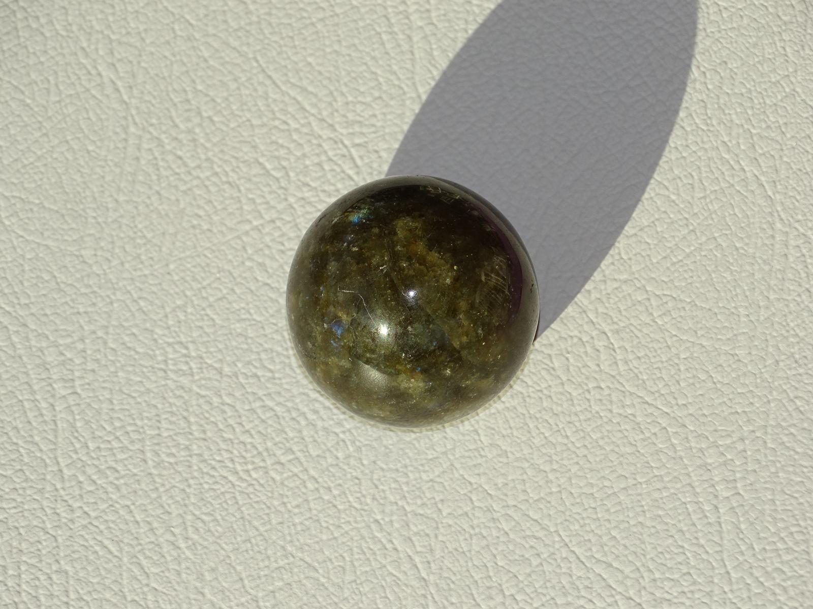 Labradorit-Kugel Ø 2 cm – Bild 2