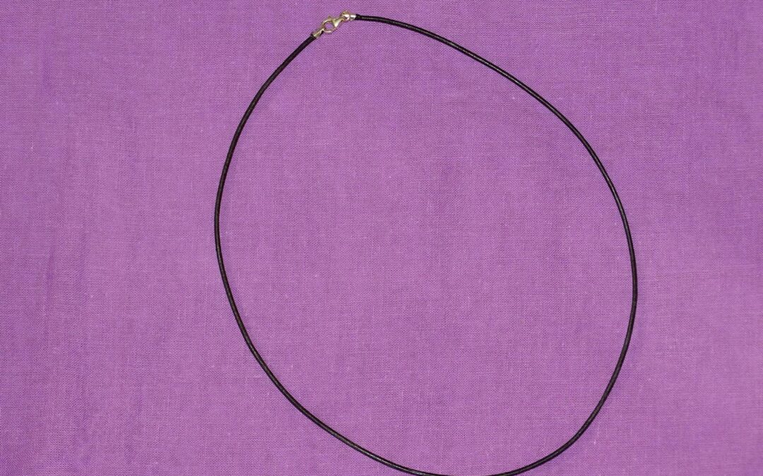 Lederband schwarz 40 cm