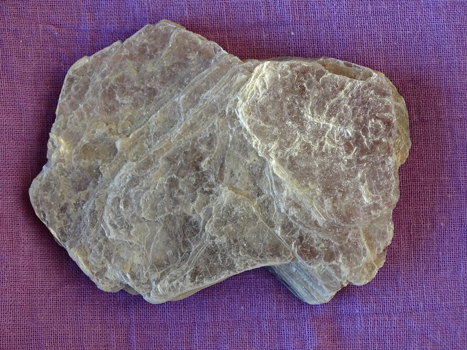 Lepidolith Rohstein Nr. 3 – Bild 2