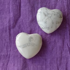 Magnesit-Herz (gebohrt)