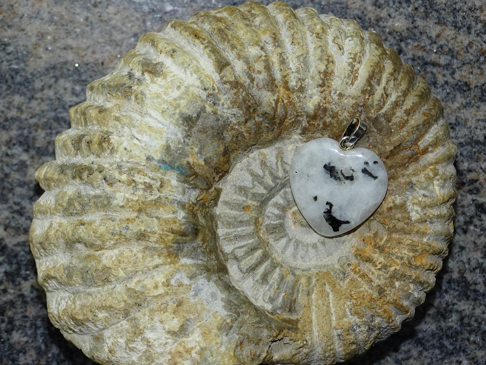 Herz-Anhänger Mondstein