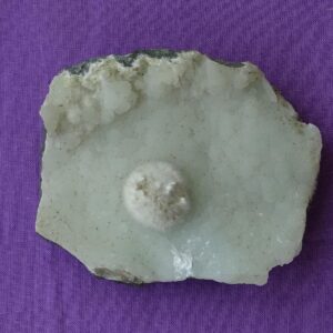 Okenit-Rohstein Nr. 4