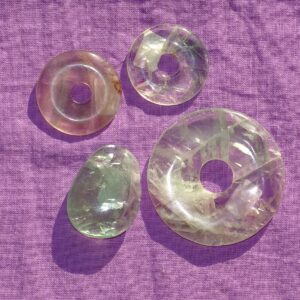 Regenbogenfluorit - Wähle aus dem aktuellen Sortiment!