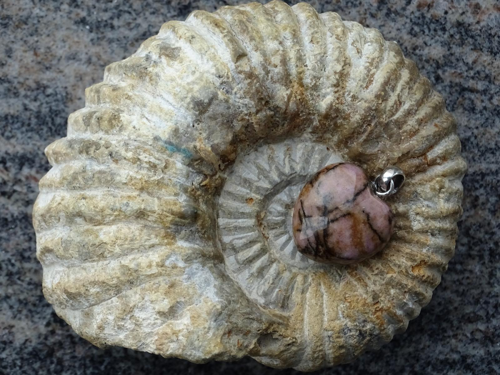 Herz-Anhänger Rhodonit – Bild 3