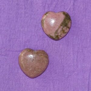 Rhodonit-Herz (gebohrt)