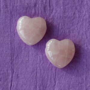 Rosenquarz-Herz (gebohrt)