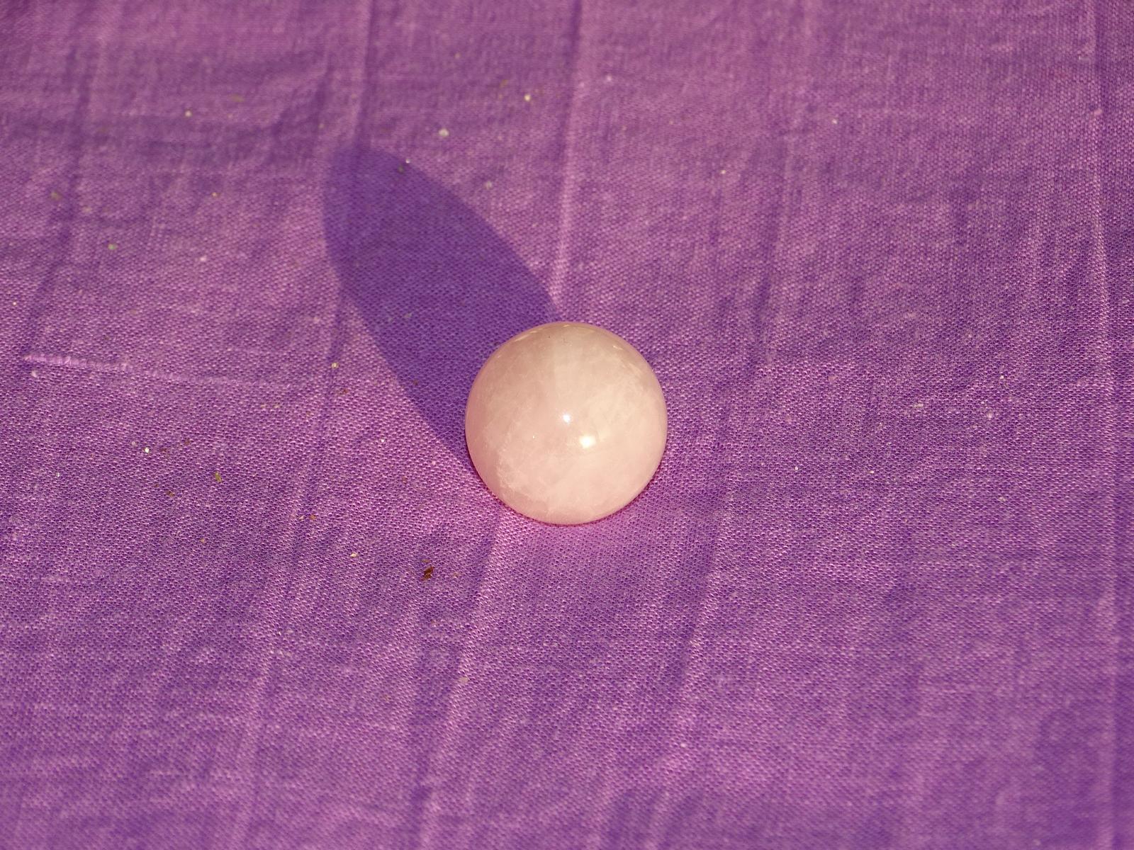 Rosenquarz-Kugel Ø 2 cm – Bild 3