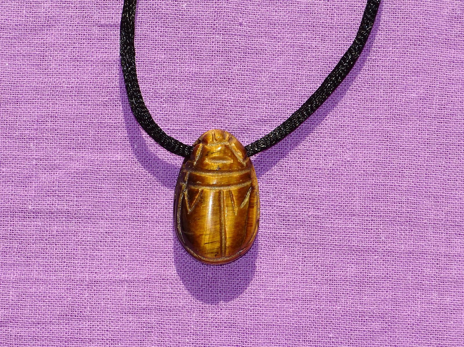 Scarabäus gebohrt mit Band – Tigerauge