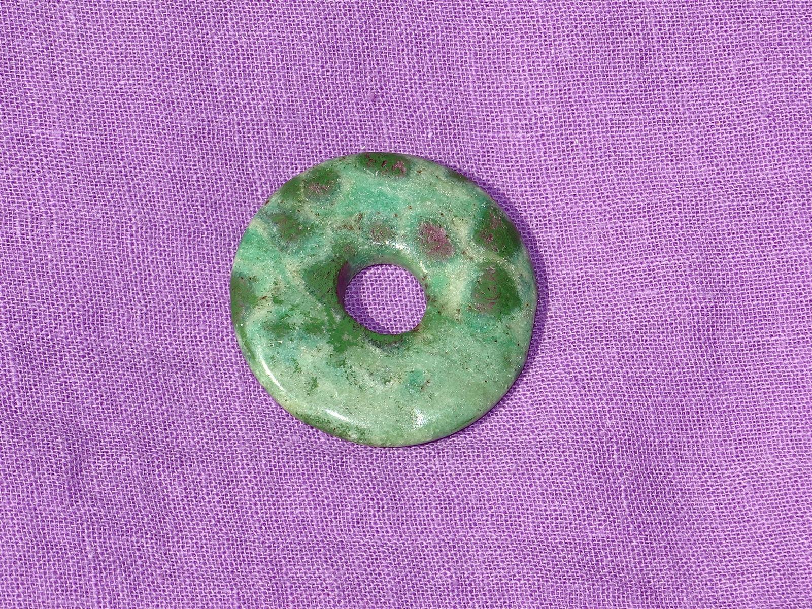 Fuchsit-Rubin-Donut Nr. 5