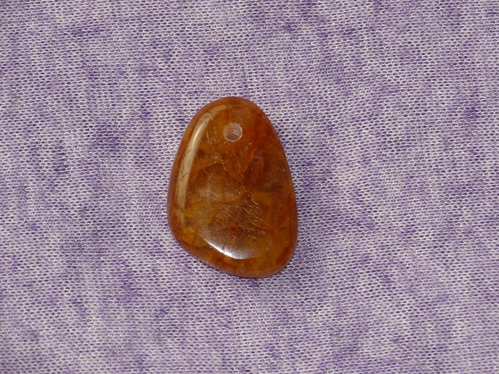 Hämatitquarz gebohrt Nr. 7