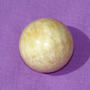 Orangencalcit-Kugel Ø 5 cm