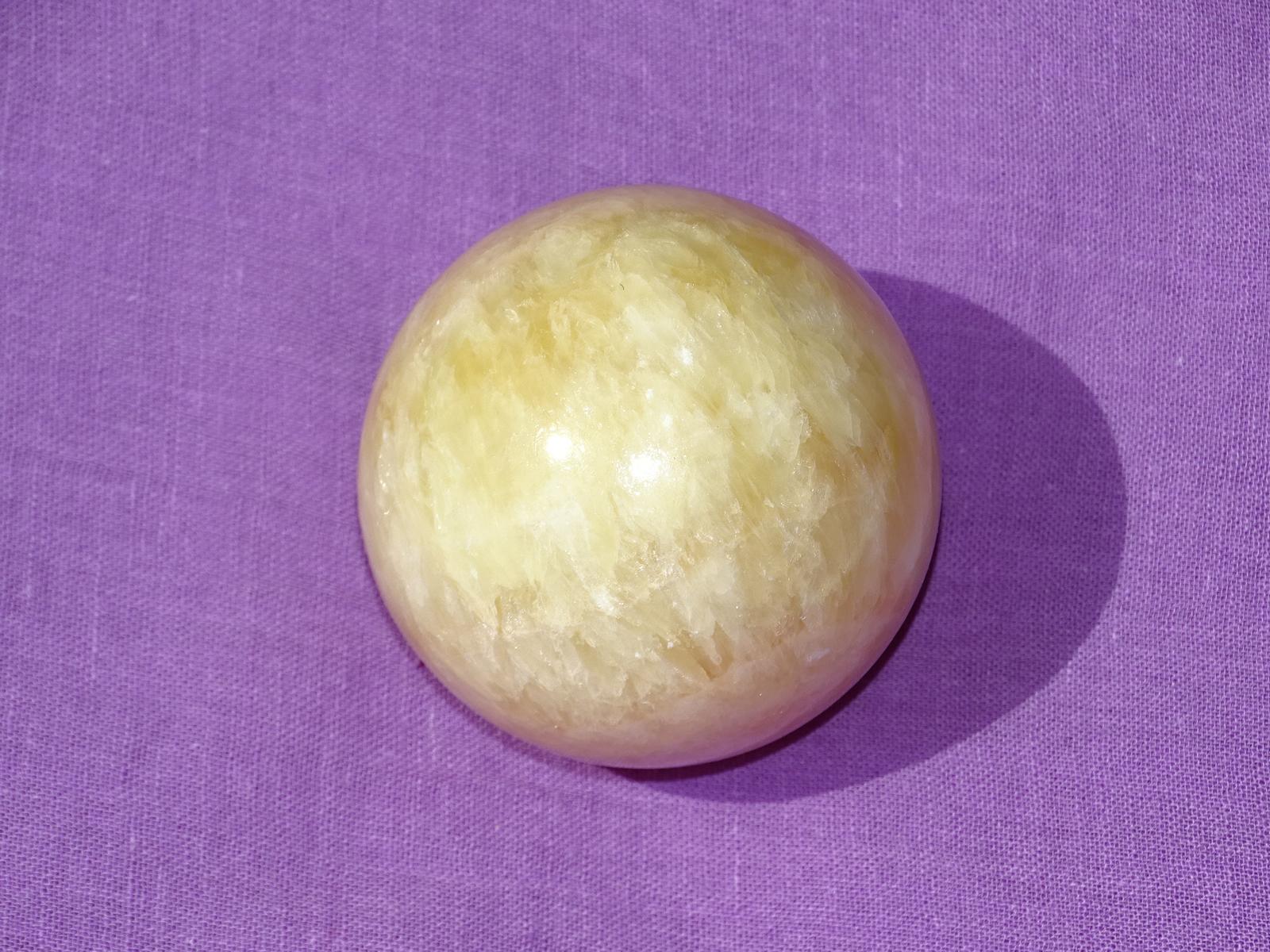 Orangencalcit-Kugel Ø 5 cm