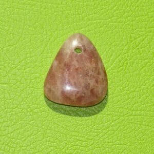 Erdbeerquarz gebohrt Nr. 1