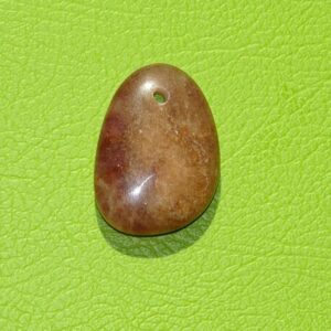 Erdbeerquarz gebohrt Nr. 4