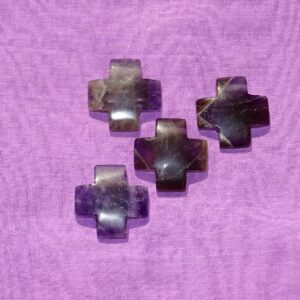 Amethyst-Kreuz (gleichschenkelig)