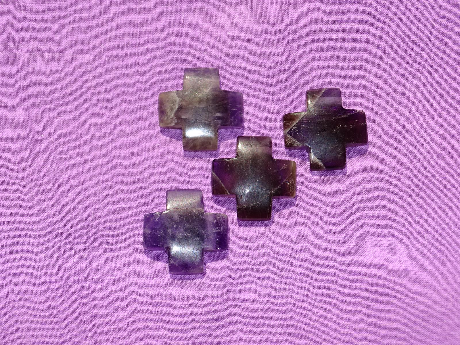 Amethyst-Kreuz (gleichschenkelig)