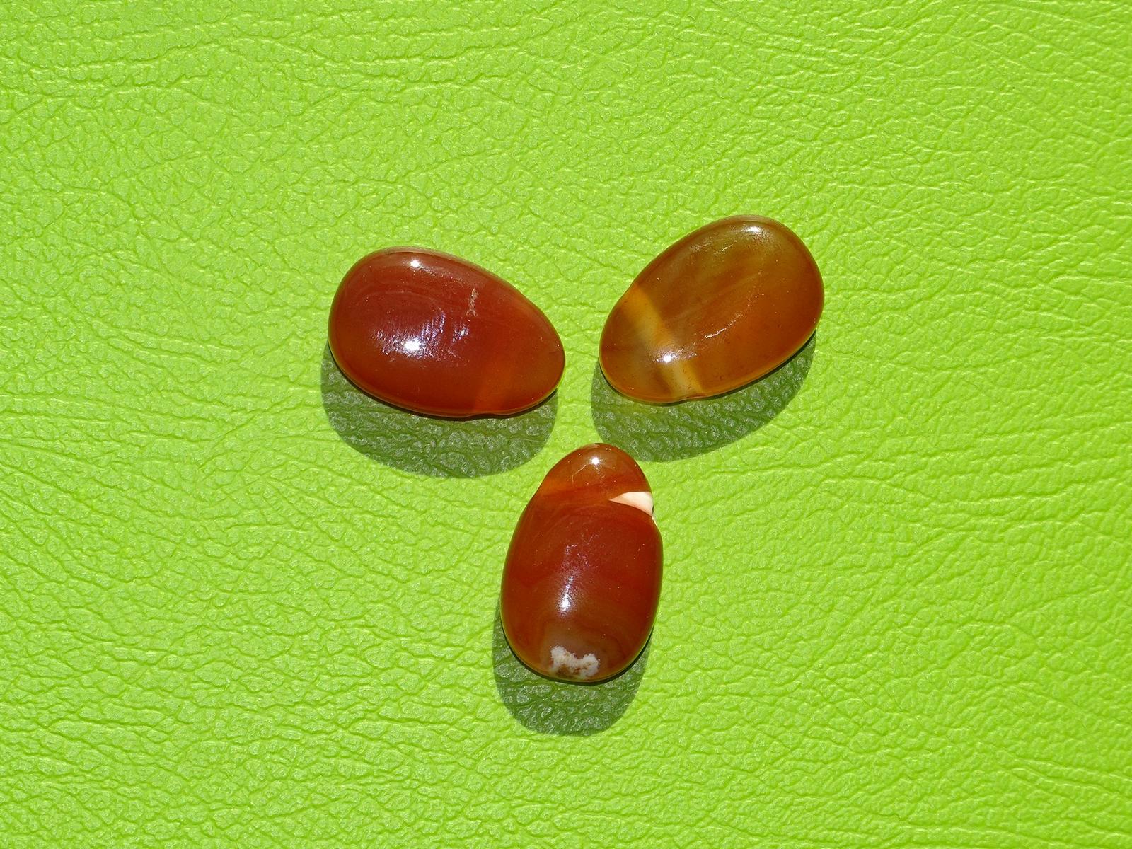 Carneol-Tropfen gebohrt