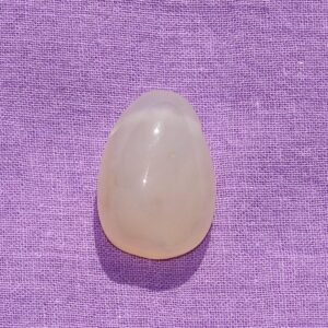 Chalcedon rosa gebohrt Nr. 3