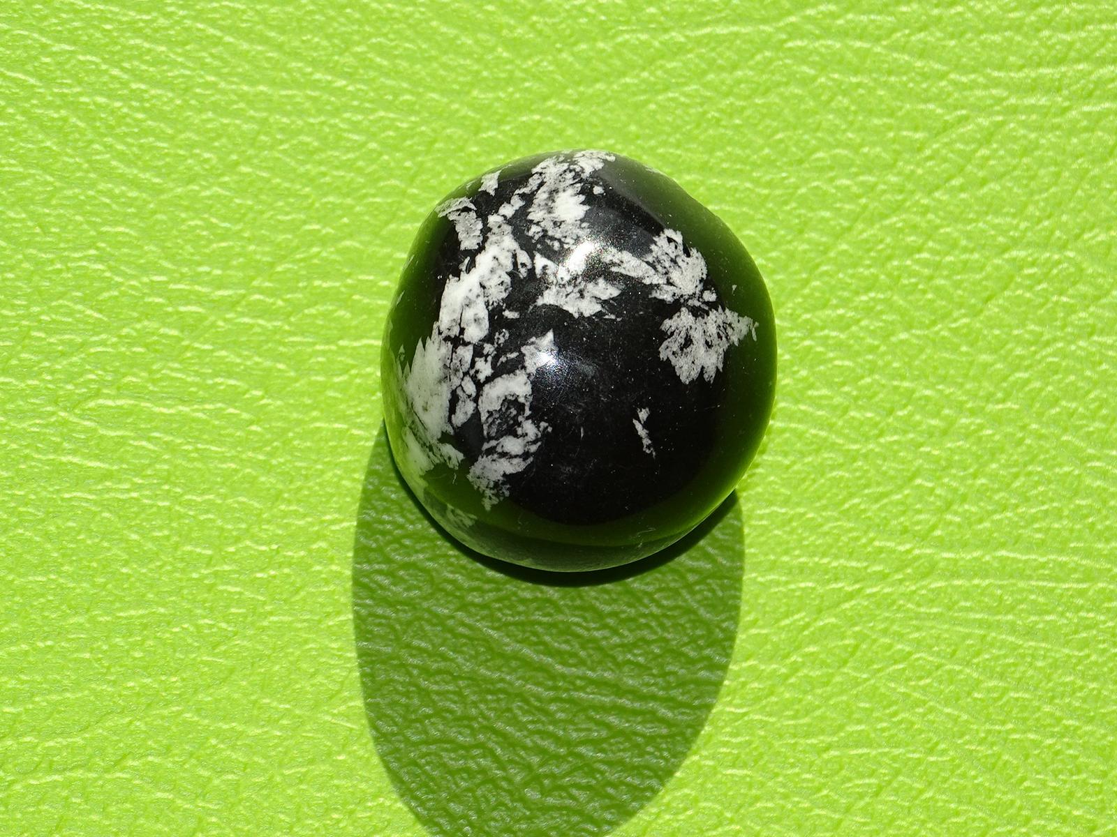 Chrysanthemenstein gebohrt Nr. 7