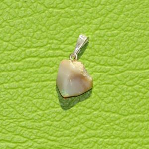 Edelopal-Anhänger Nr. 5