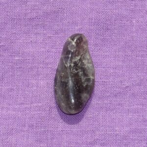 Iolith gebohrt Nr. 2