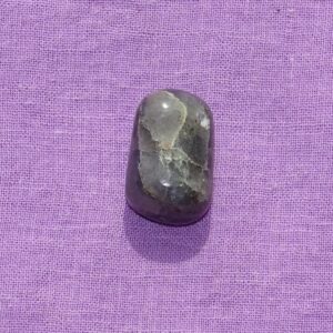 Iolith gebohrt Nr. 3