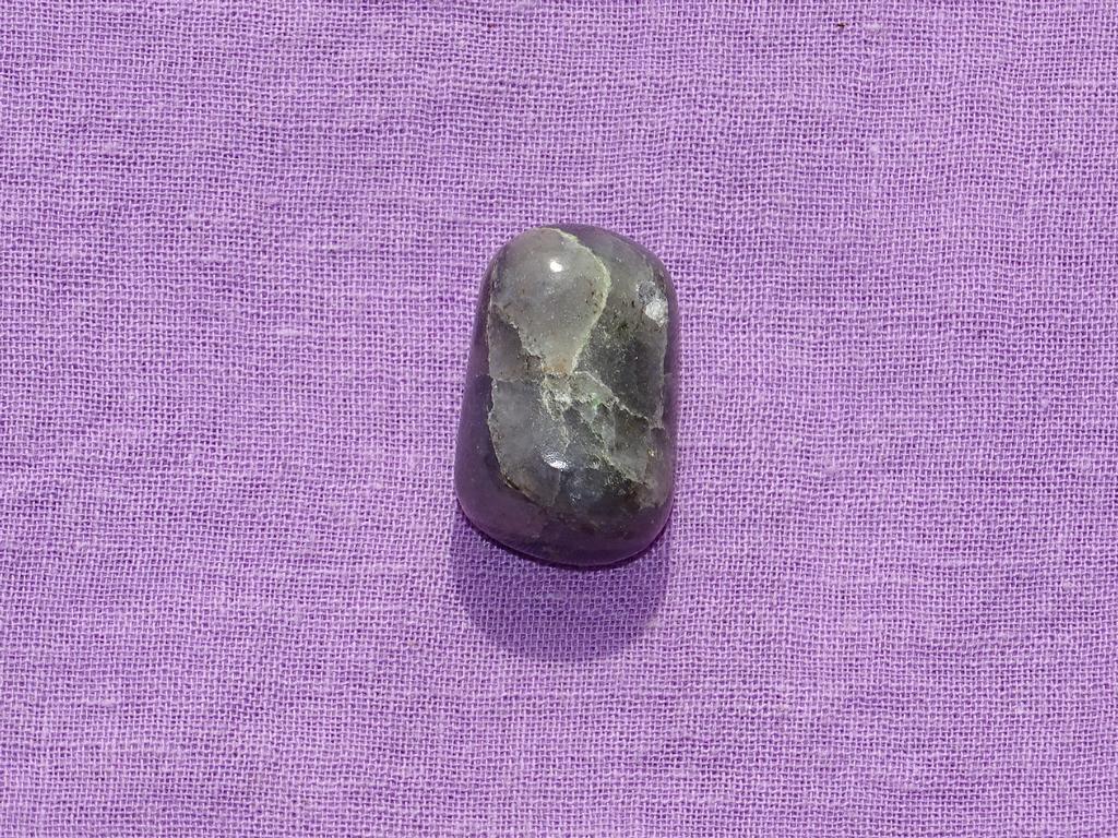 Iolith gebohrt Nr. 3