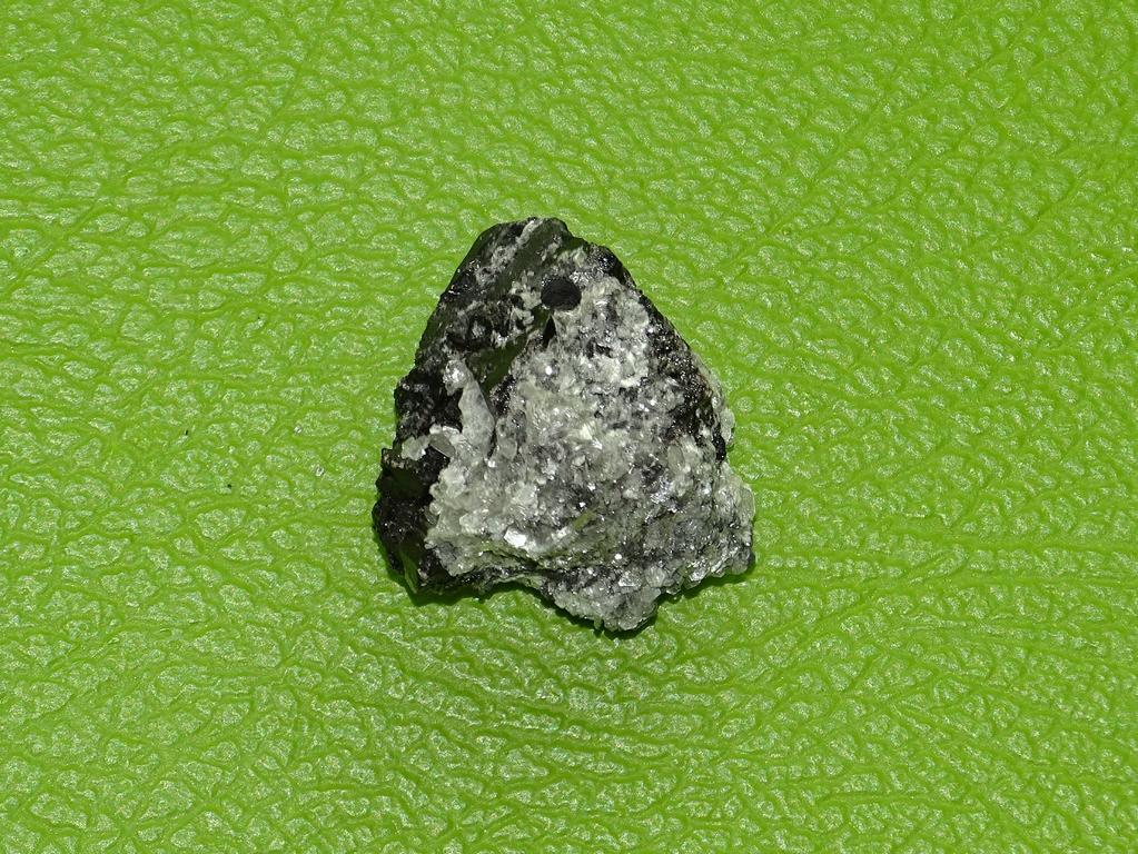 Kassiterit-Rohstein gebohrt Nr. 2