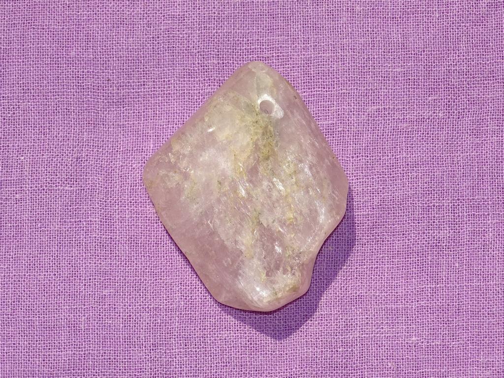 Kunzit gebohrt Nr. 3