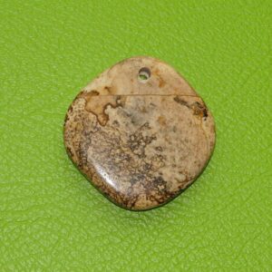 Landschaftsjaspis-Flachstein gebohrt Nr. 1