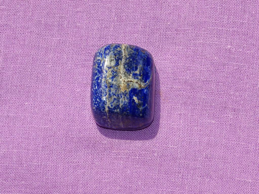 Lapislazuli-Trommelstein gebohrt Nr. 2