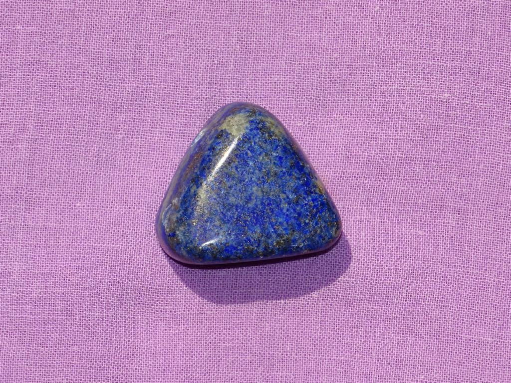 Lapislazuli-Trommelstein gebohrt Nr. 3