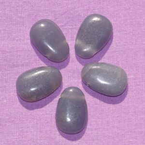 Lepidolith-Tropfen lila, gebohrt