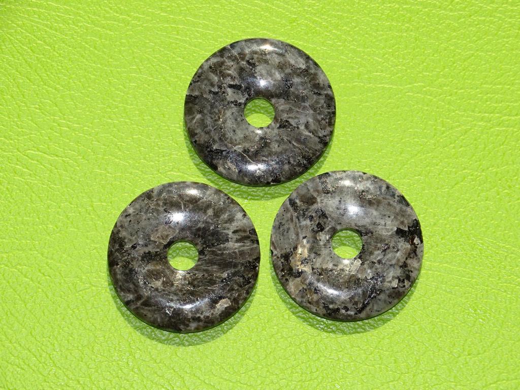 Magmatit-Donut Ø 4 cm