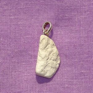 Magnesit-Anhänger Nr. 5